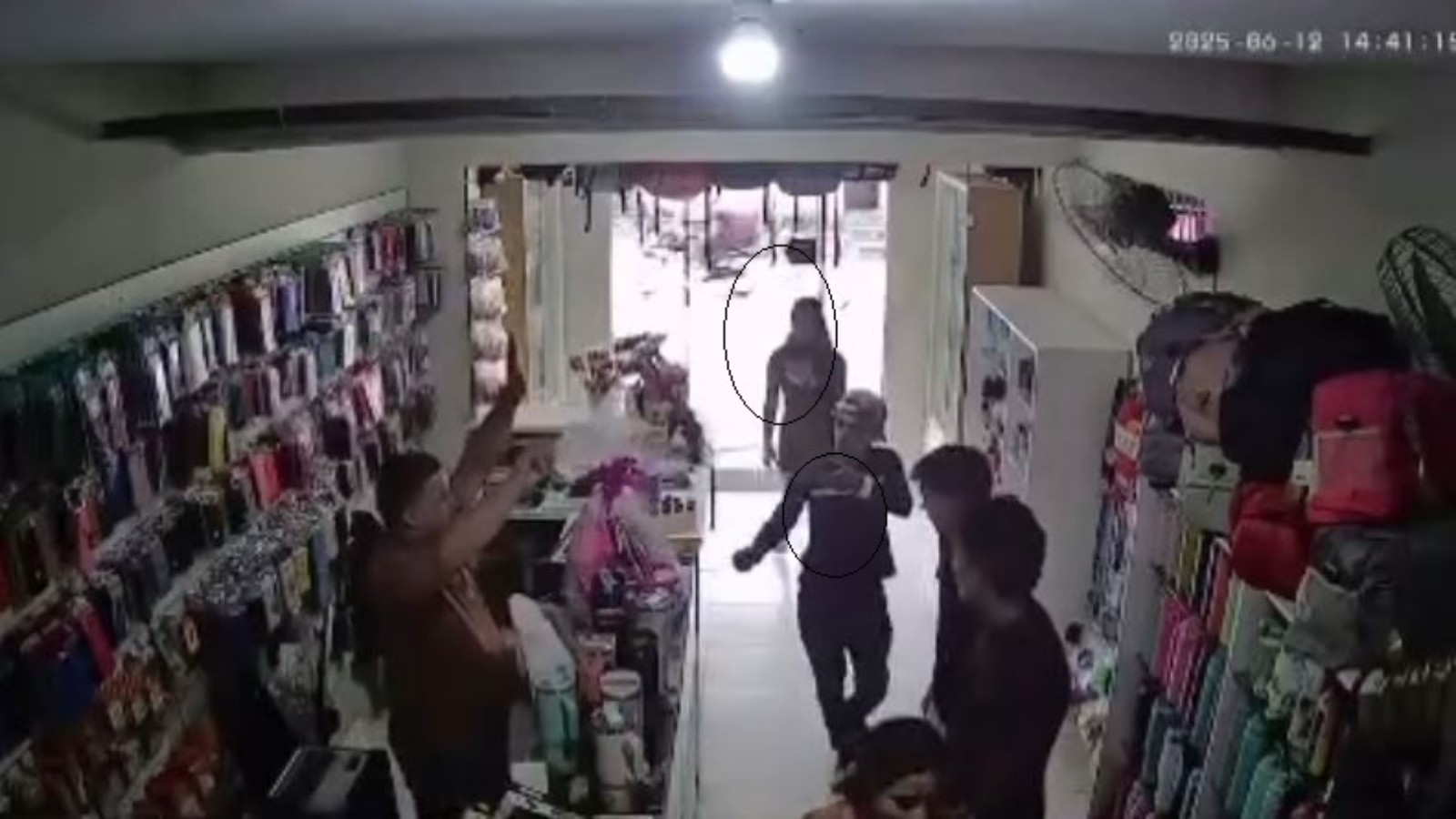 VÍDEO: Casal assalta loja em Fortaleza no Dia dos Namorados