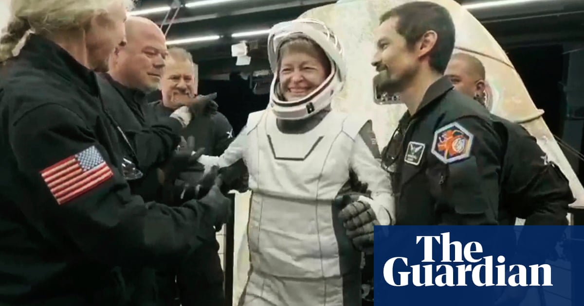 Nasa retiree and crewmates splash down in Pacific after private ISS mission
