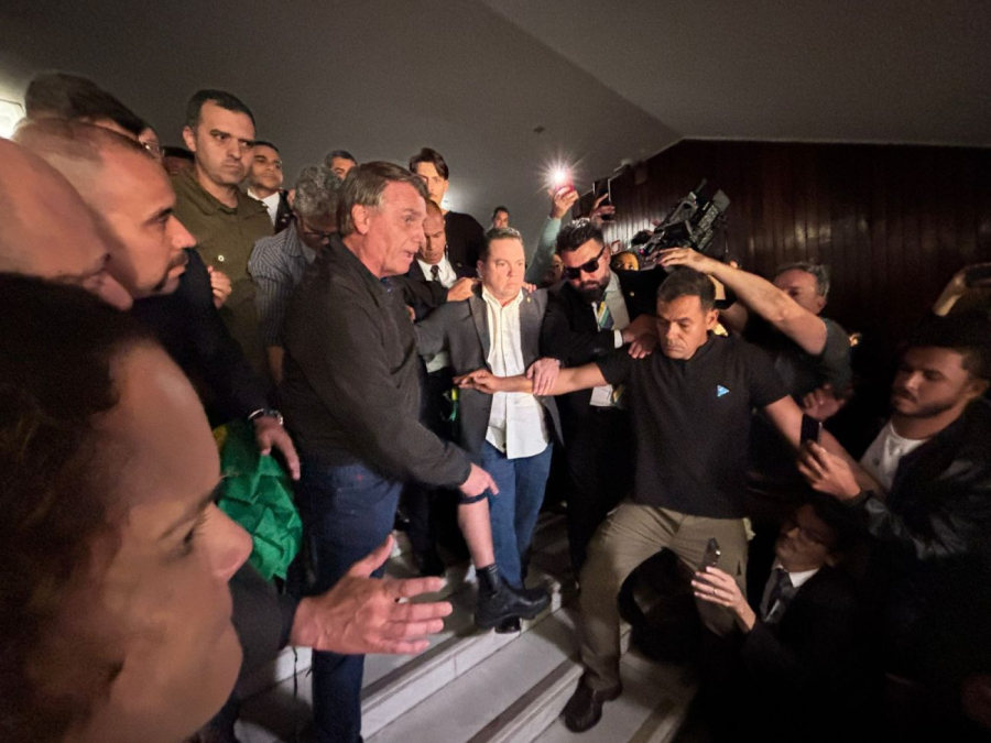 Defesa de Bolsonaro tenta evitar prisão após ultimato de Moraes