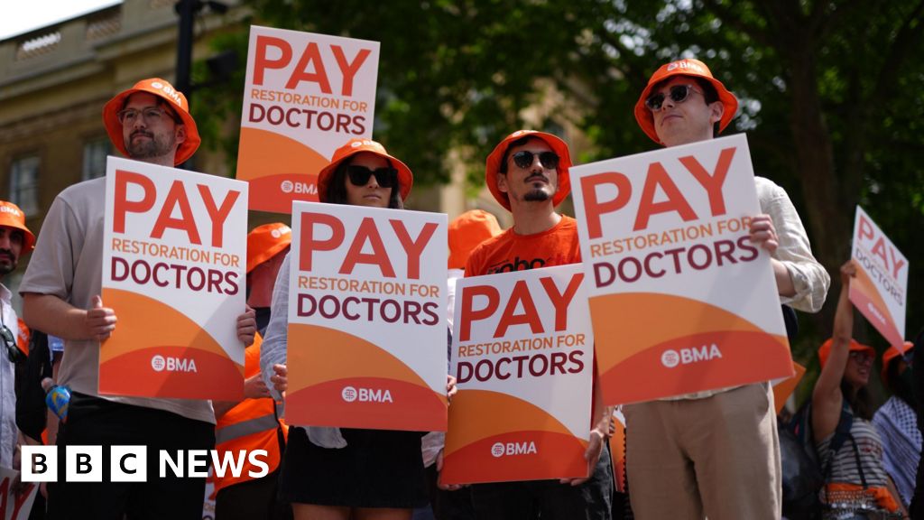 Doctor strike will harm patients, NHS boss warns