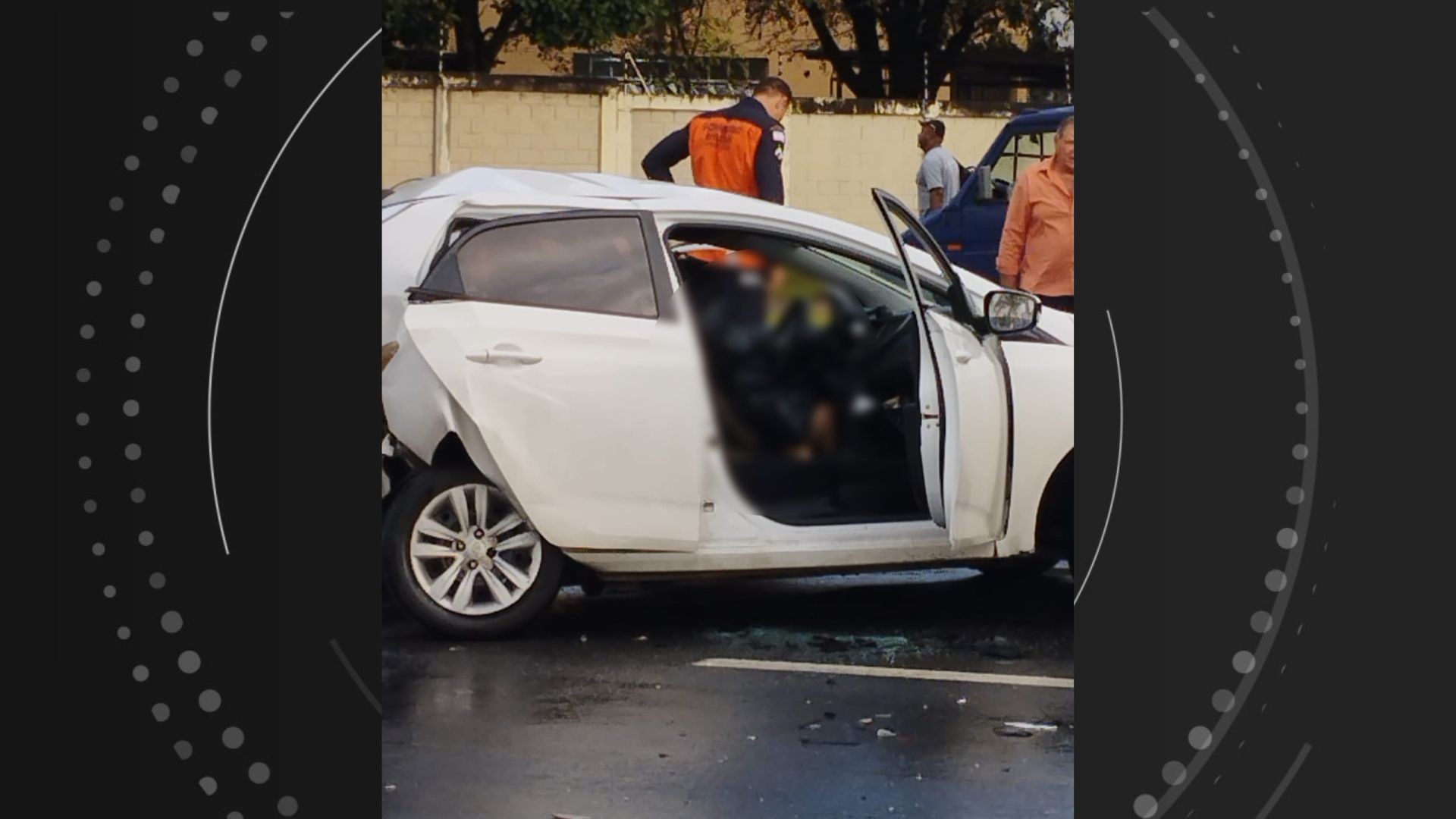 Motorista fica preso às ferragens e morre em acidente envolvendo dois carros na Serra