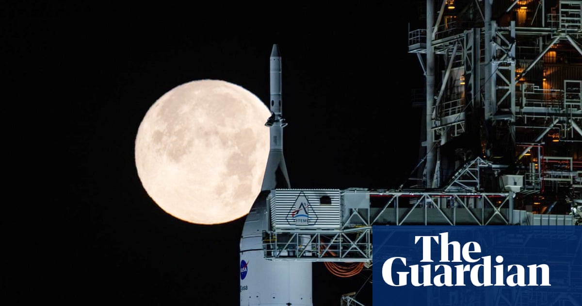Nasa delays moon rocket launch by a month after fuel leaks during test