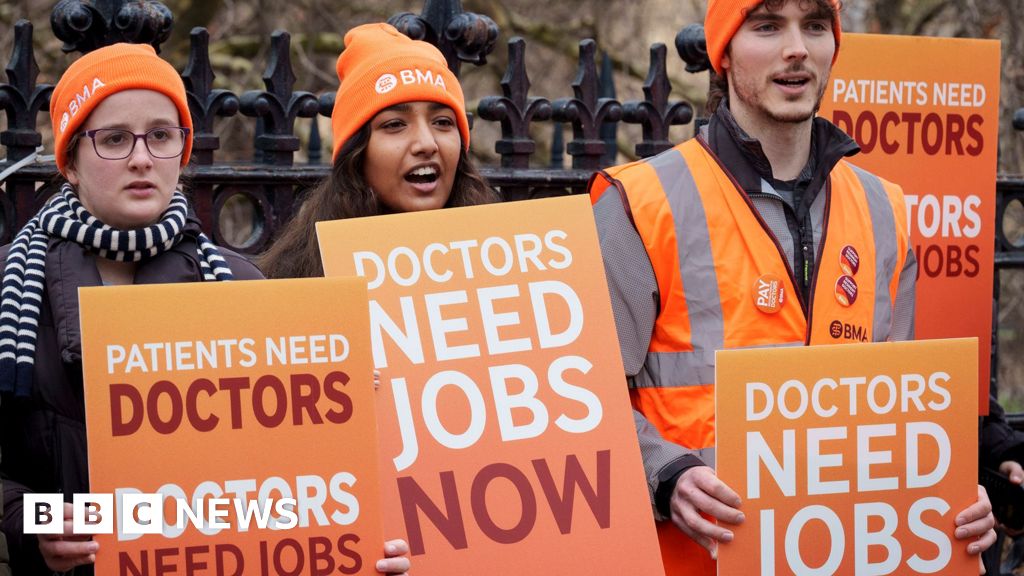Doctors lose new jobs package as strike to go ahead